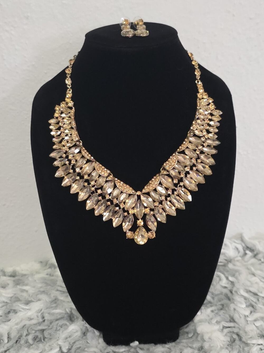 Fancy Glamorous Statement Bib Necklace & Earrings Set Champagne Glass Rhinestone